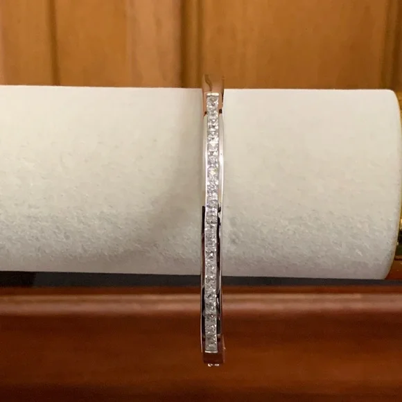 Silver tone rhinestone hinge bracelet - Picture 1 of 8